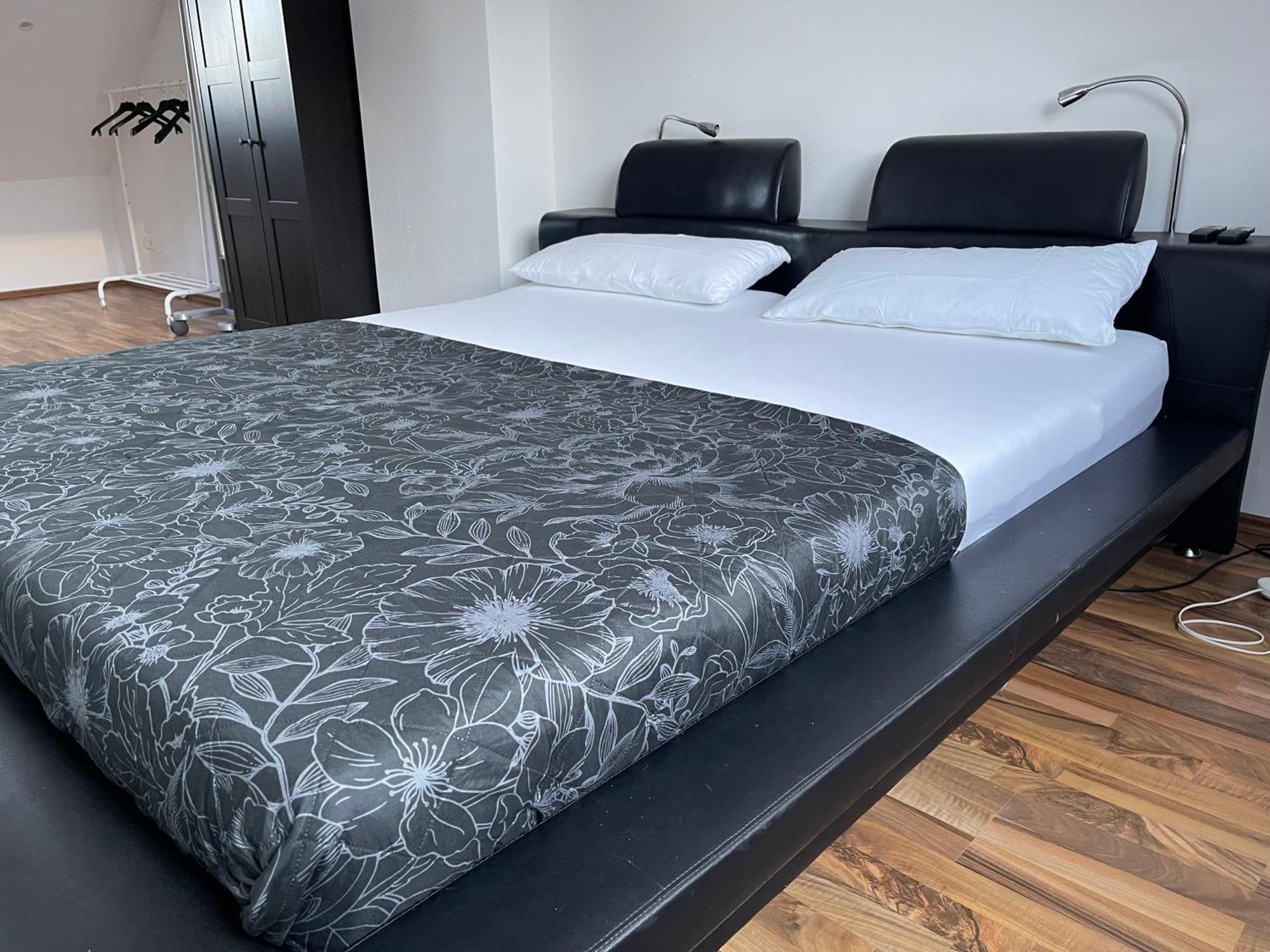 Geraeumige 3-Zimmer-Ferienwohnung Im Herzen Von Kassel Kültér fotó