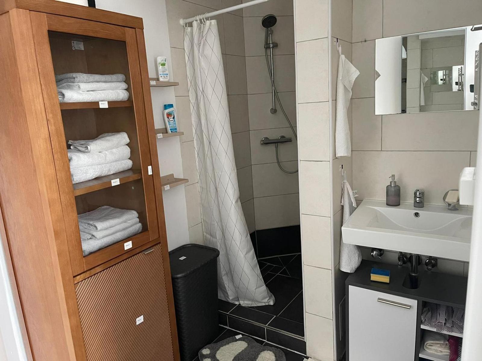 Geraeumige 3-Zimmer-Ferienwohnung Im Herzen Von Kassel Kültér fotó
