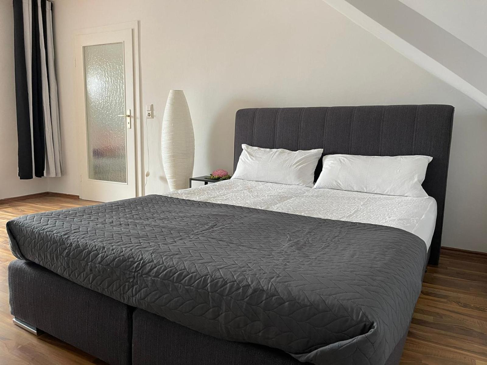 Geraeumige 3-Zimmer-Ferienwohnung Im Herzen Von Kassel Kültér fotó