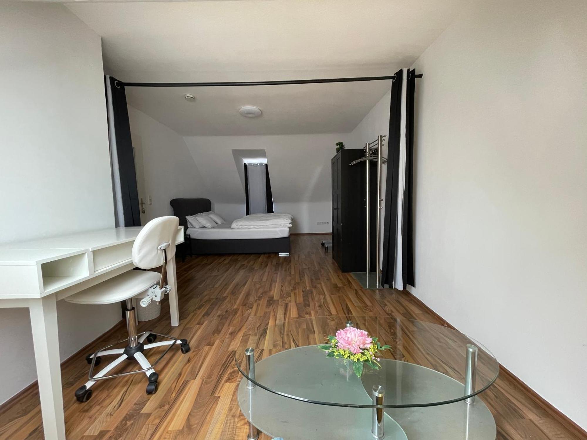 Geraeumige 3-Zimmer-Ferienwohnung Im Herzen Von Kassel Kültér fotó